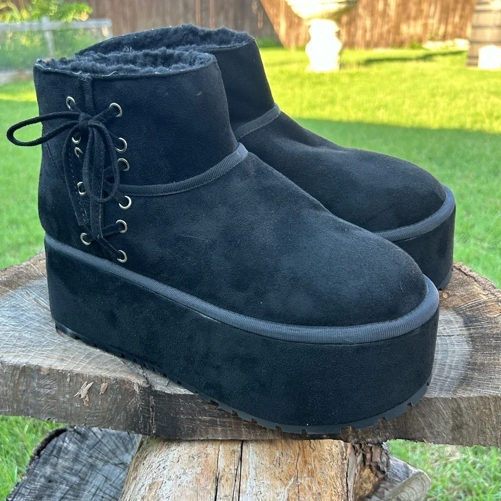 Black Chunky Platform Ankle‎ Sugar Thrillz Boots NWOB Sz-10M. O
